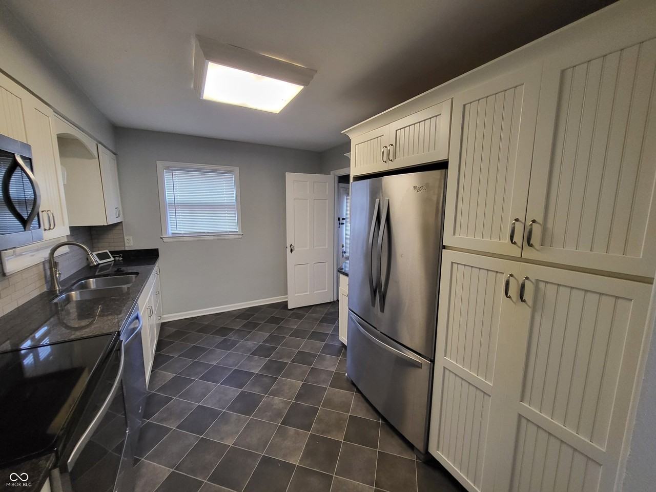 6191 Crittenden Ave - Photo 6 of 19