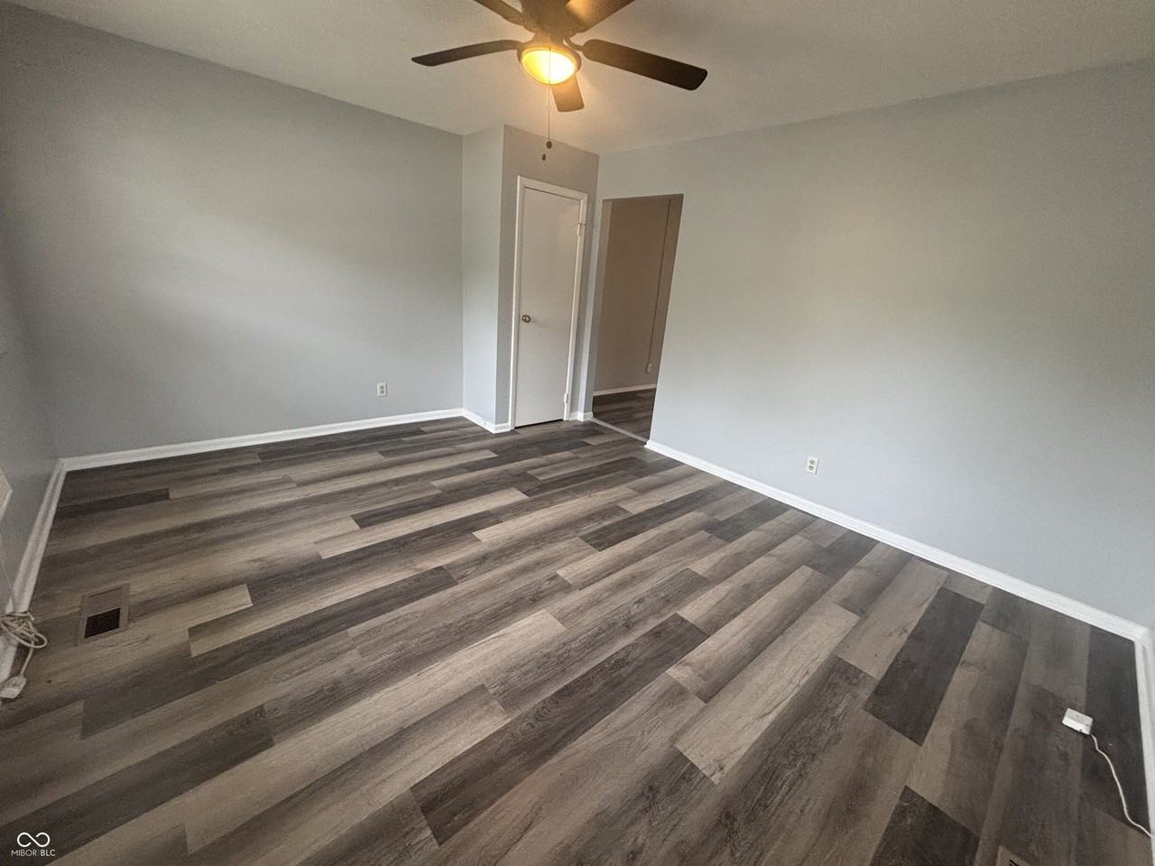 6203 E 11th St - Photo 2 of 18