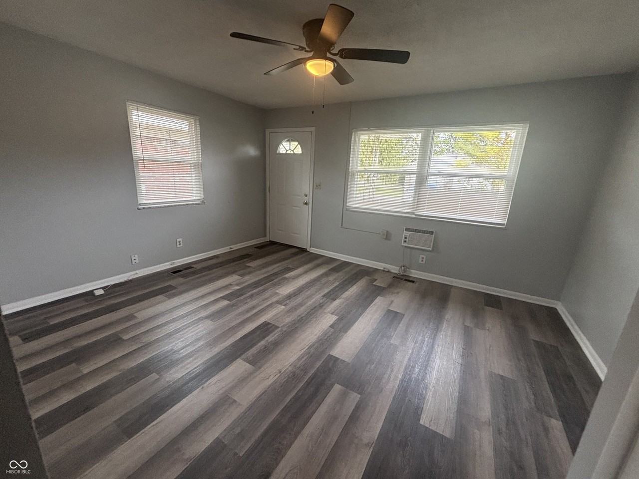 6203 E 11th St - Photo 3 of 18