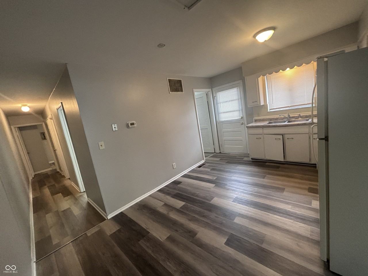 6203 E 11th St - Photo 5 of 18