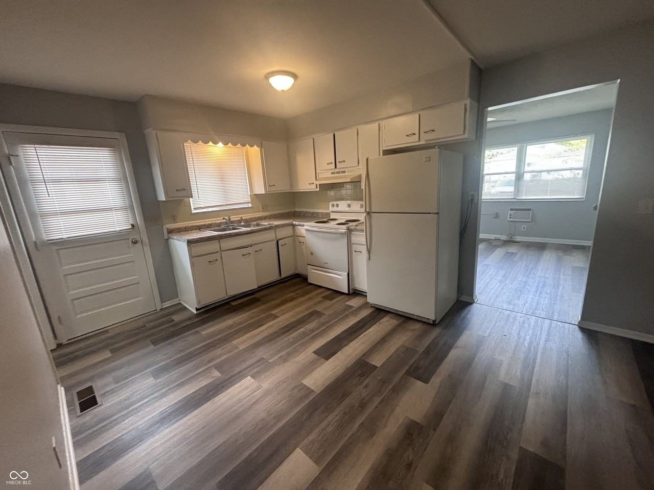 6203 E 11th St - Photo 6 of 18