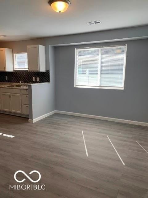 2133 White Ave - Photo 5 of 16