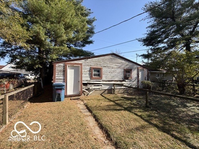 1445 Lee St - Photo 4 of 4