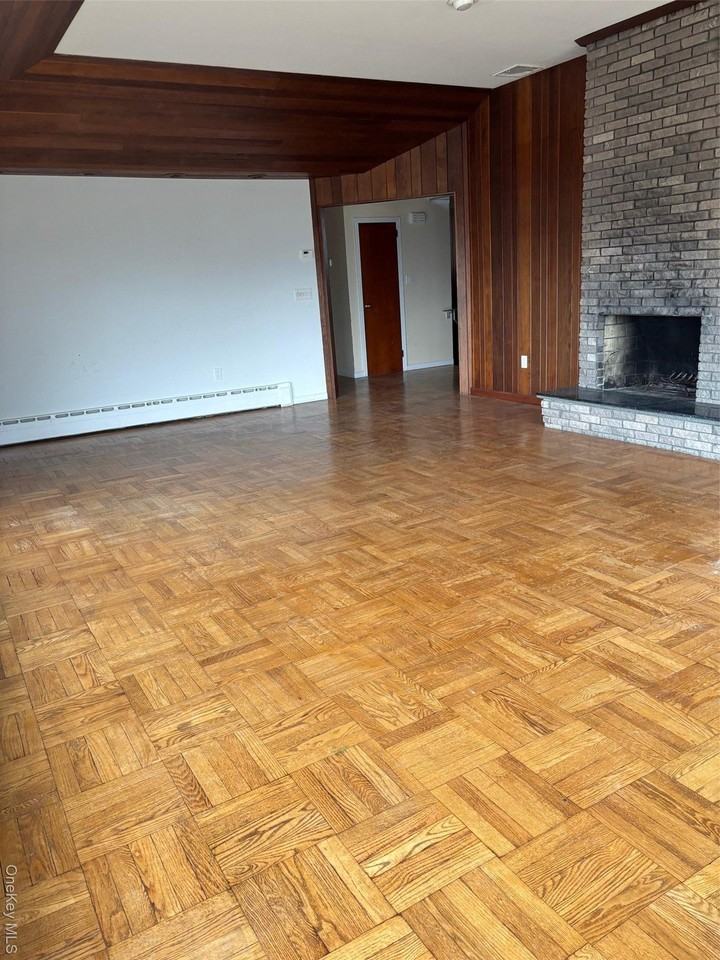 73 Luchon St - Photo 3 of 22