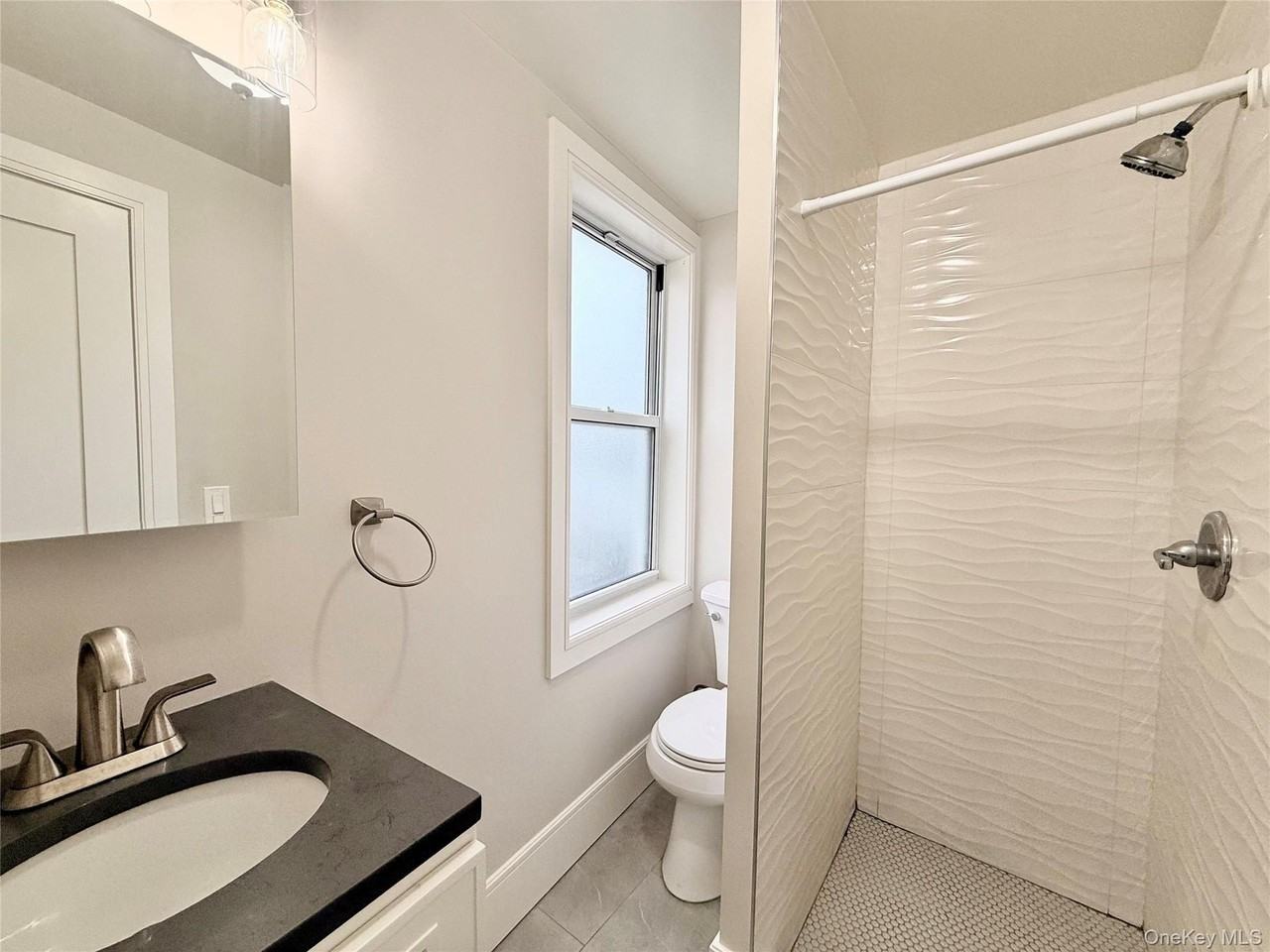 678 Willis Ave Apt 1 #1 - Photo 6 of 7