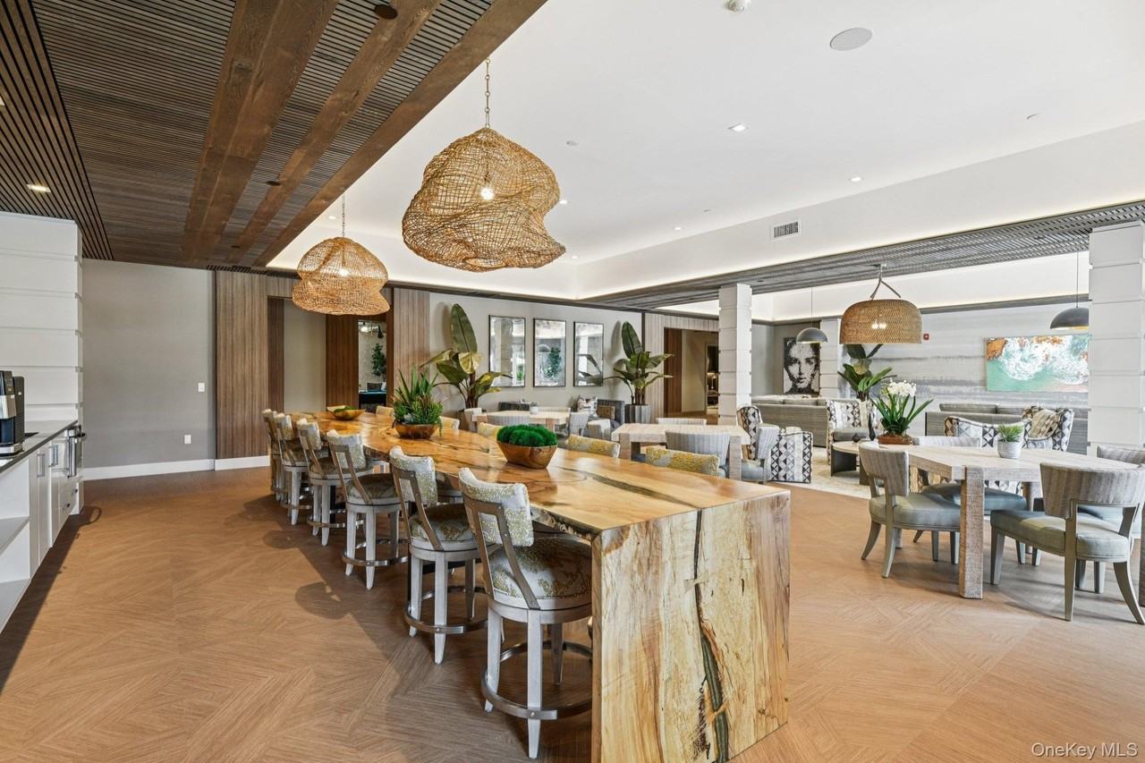 4180 Sunrise Hwy - Photo 4 of 20