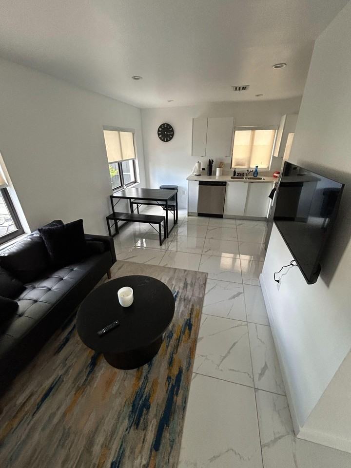 Nw 68th Ter - Photo 3 of 15