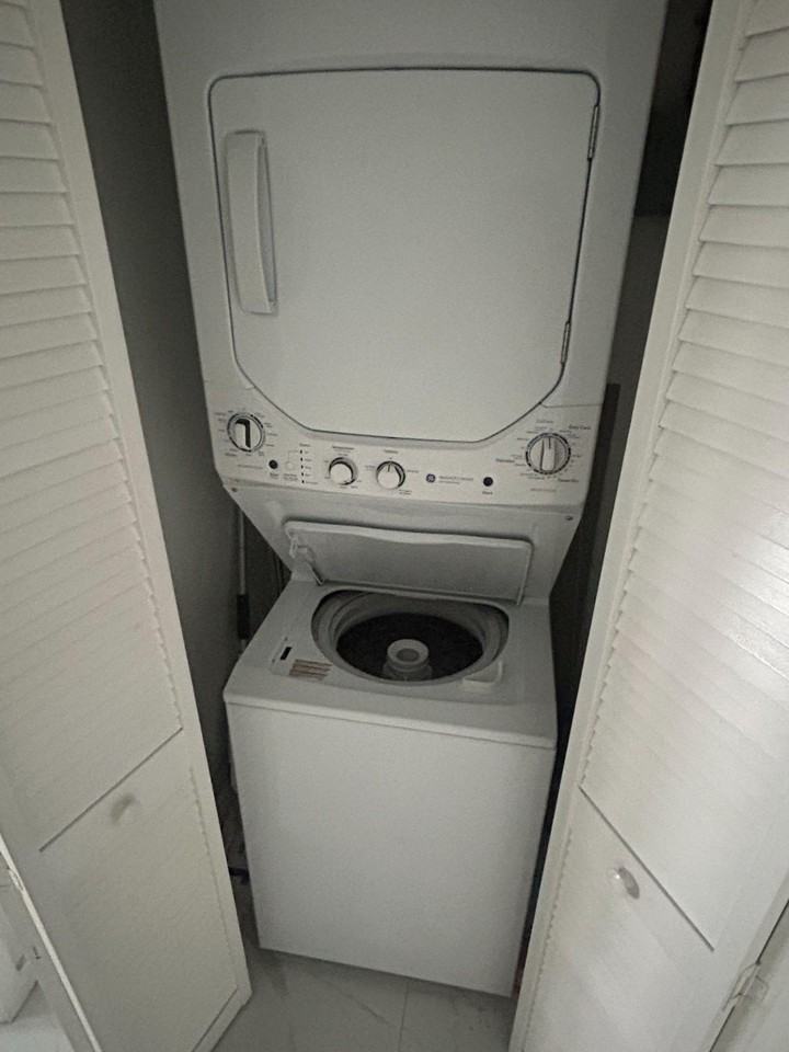 Nw 68th Ter - Photo 6 of 15