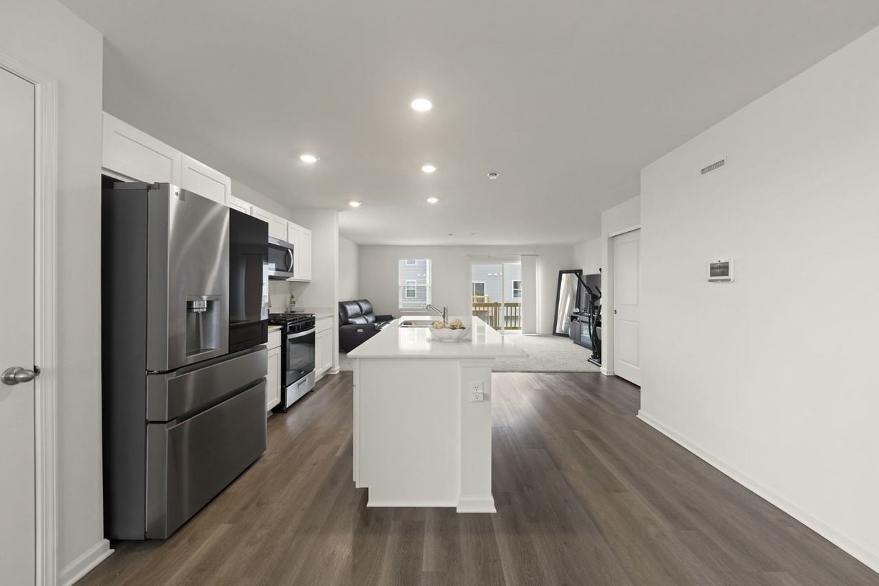 1561 Sequoia Way Unit 0 #0 - Photo 5 of 25