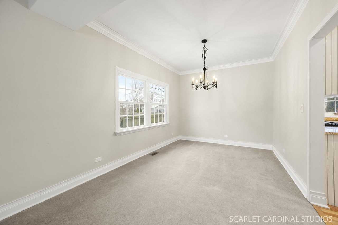 1N106 Papworth St - Photo 3 of 25