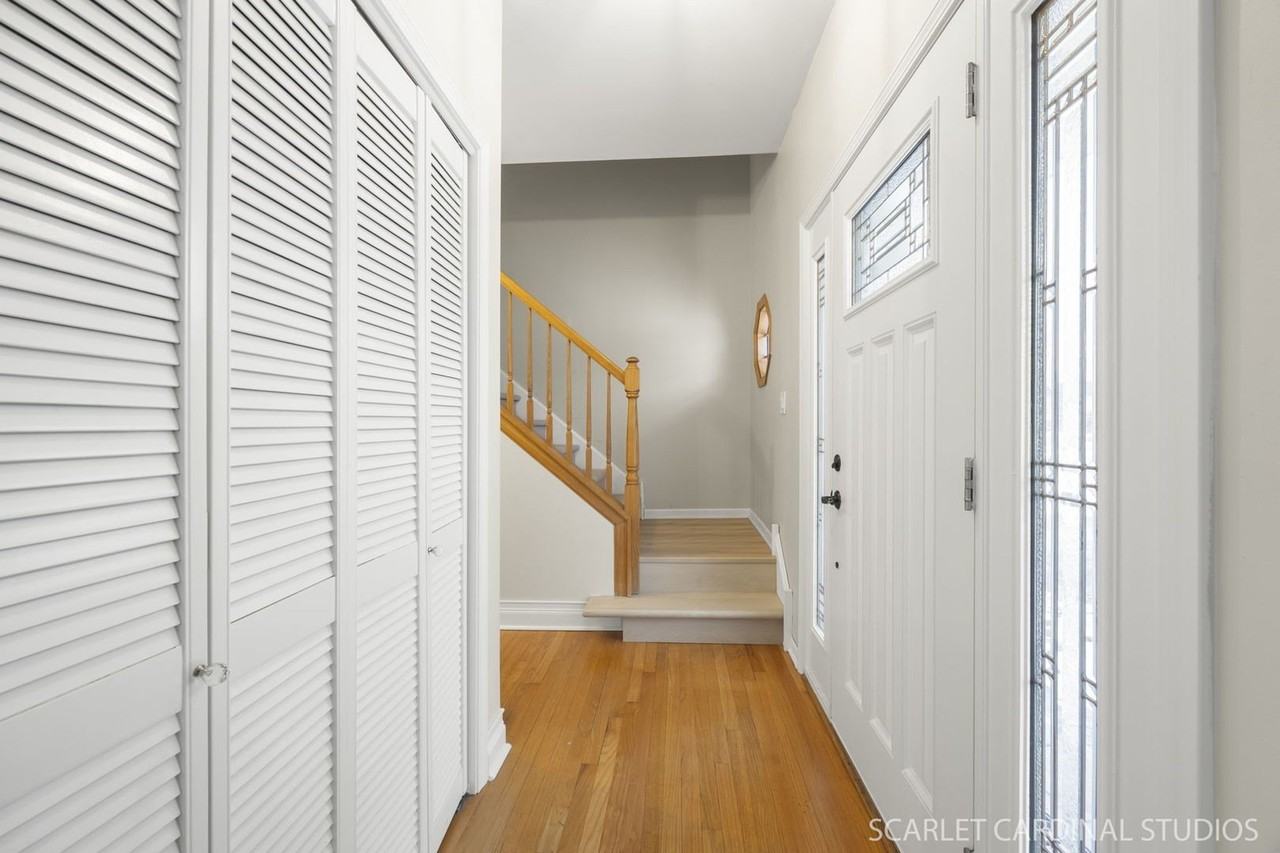 1N106 Papworth St - Photo 5 of 25