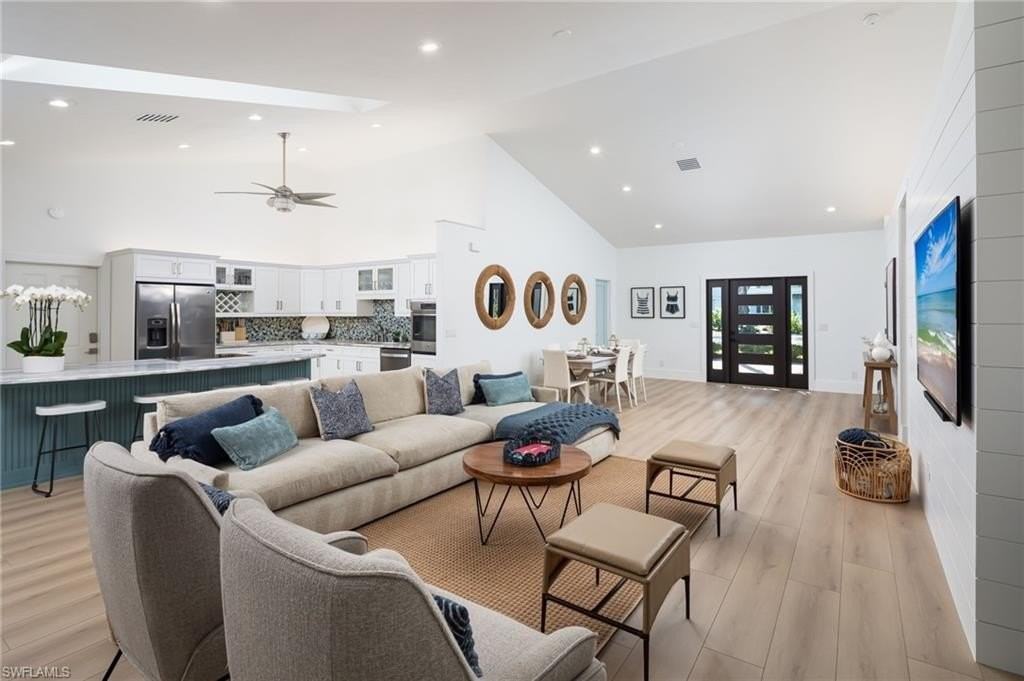 339 4th Ave N - Photo 2 of 43