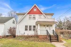 featured image of 1530 E 214th St Unit 1 #1DN