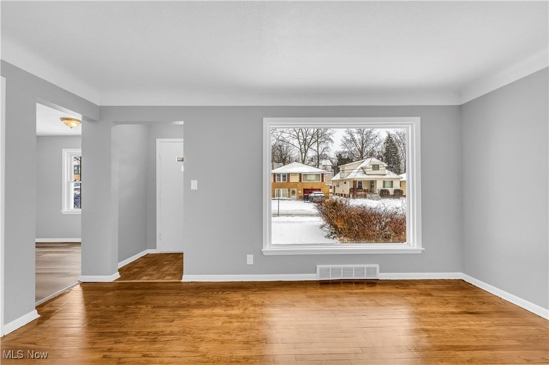 4852 E 94th St - Photo 3 of 21