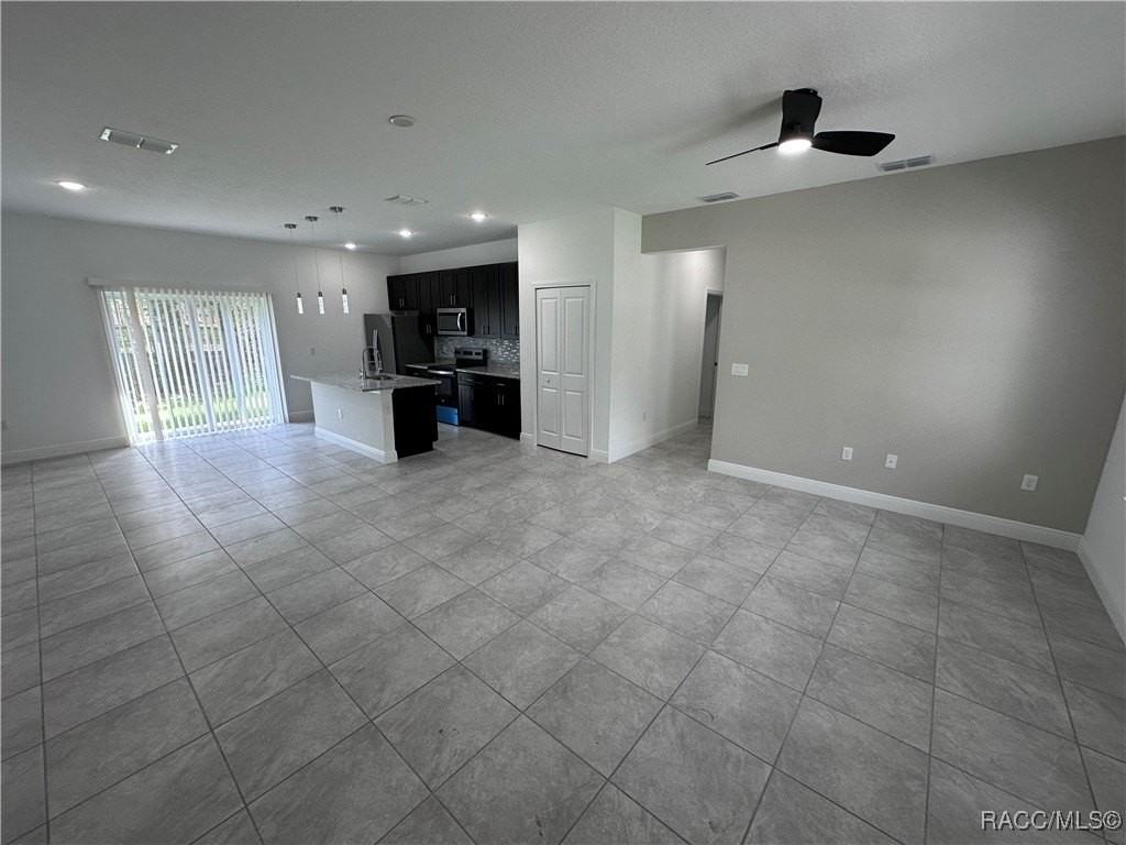 7145 N Heritage Dr - Photo 2 of 13