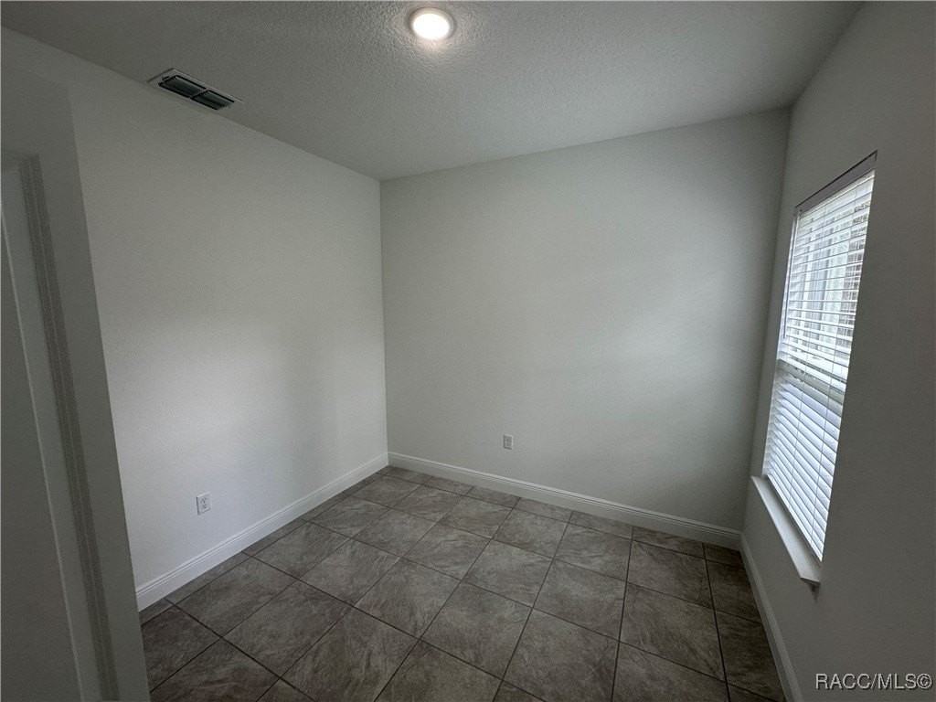 7145 N Heritage Dr - Photo 7 of 13