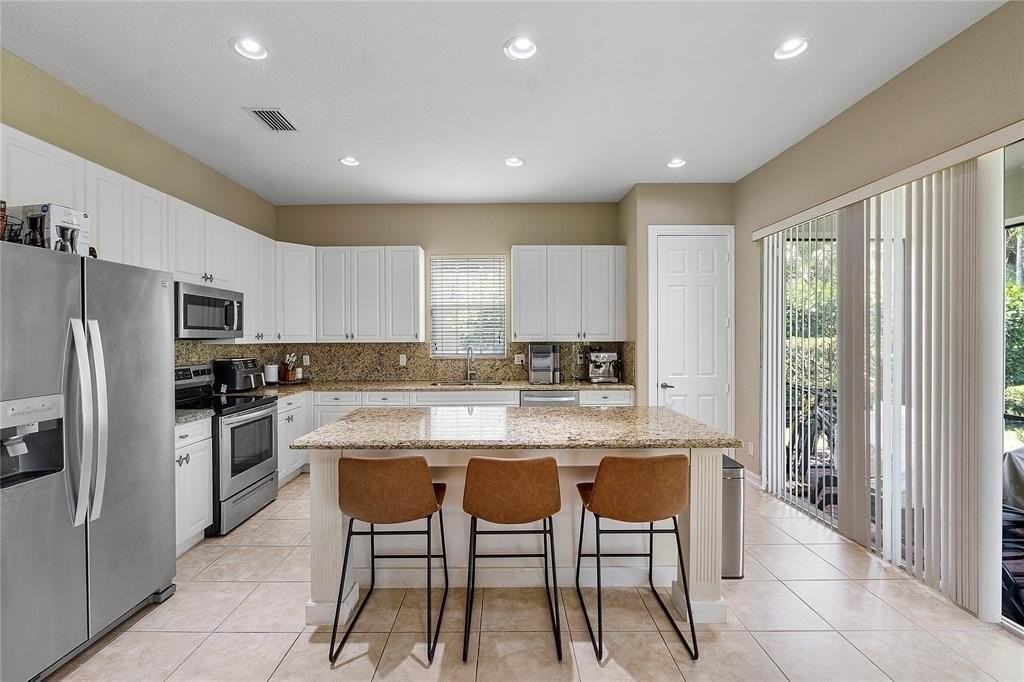 8244 Nw 107th Ter - Photo 3 of 26