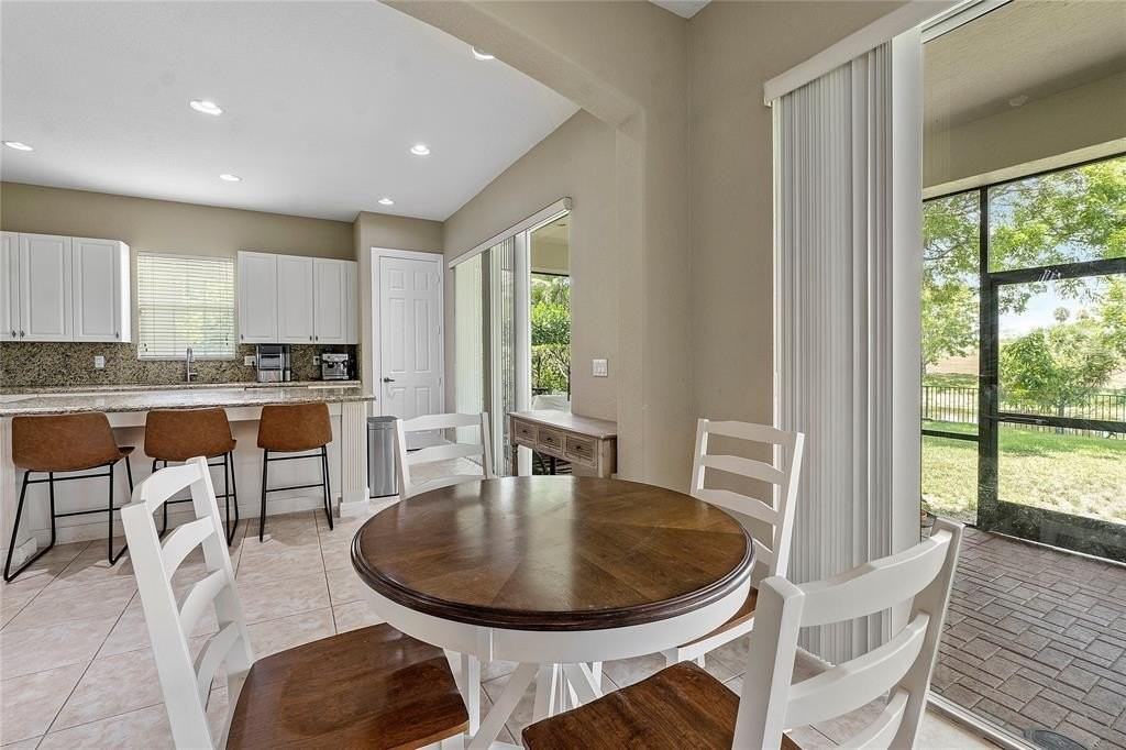 8244 Nw 107th Ter - Photo 4 of 26