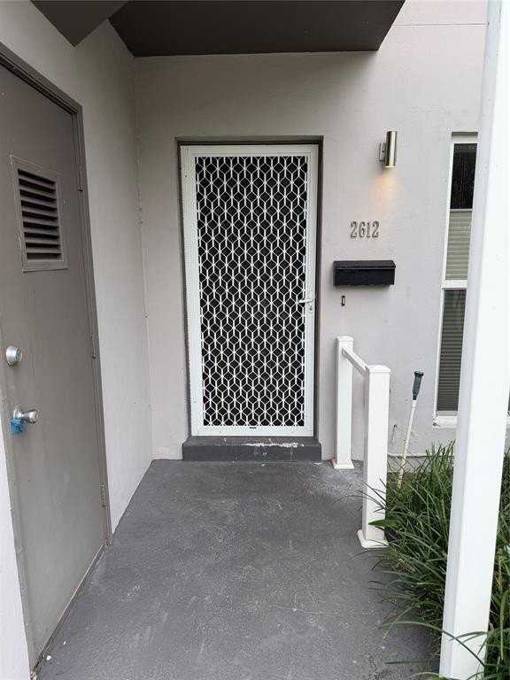 2612 Ne 13th Ct - Photo 2 of 19