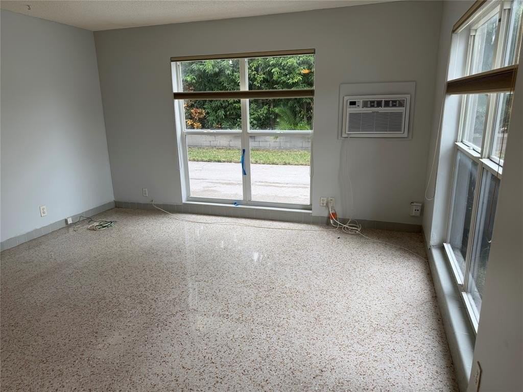 2612 Ne 13th Ct - Photo 3 of 19