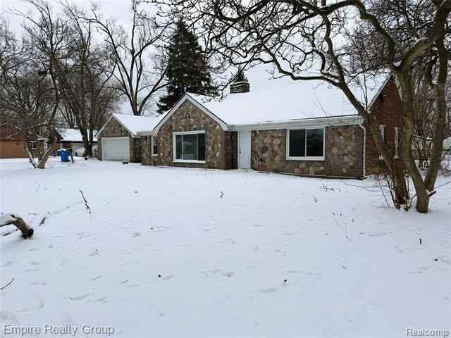 28909 Hazelwood St - Photo 2 of 15