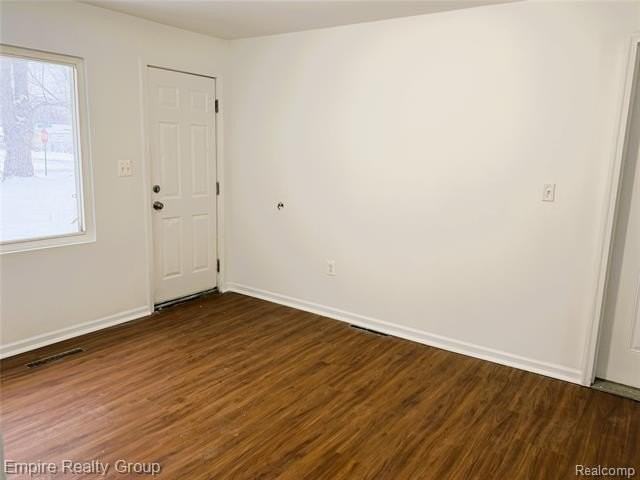 28909 Hazelwood St - Photo 3 of 15