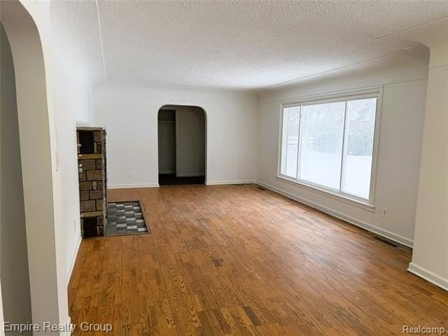 28909 Hazelwood St - Photo 6 of 15