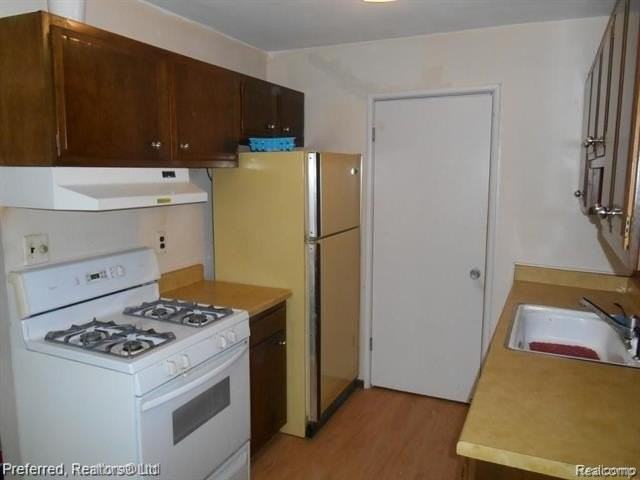 22812 Talford St - Photo 4 of 7