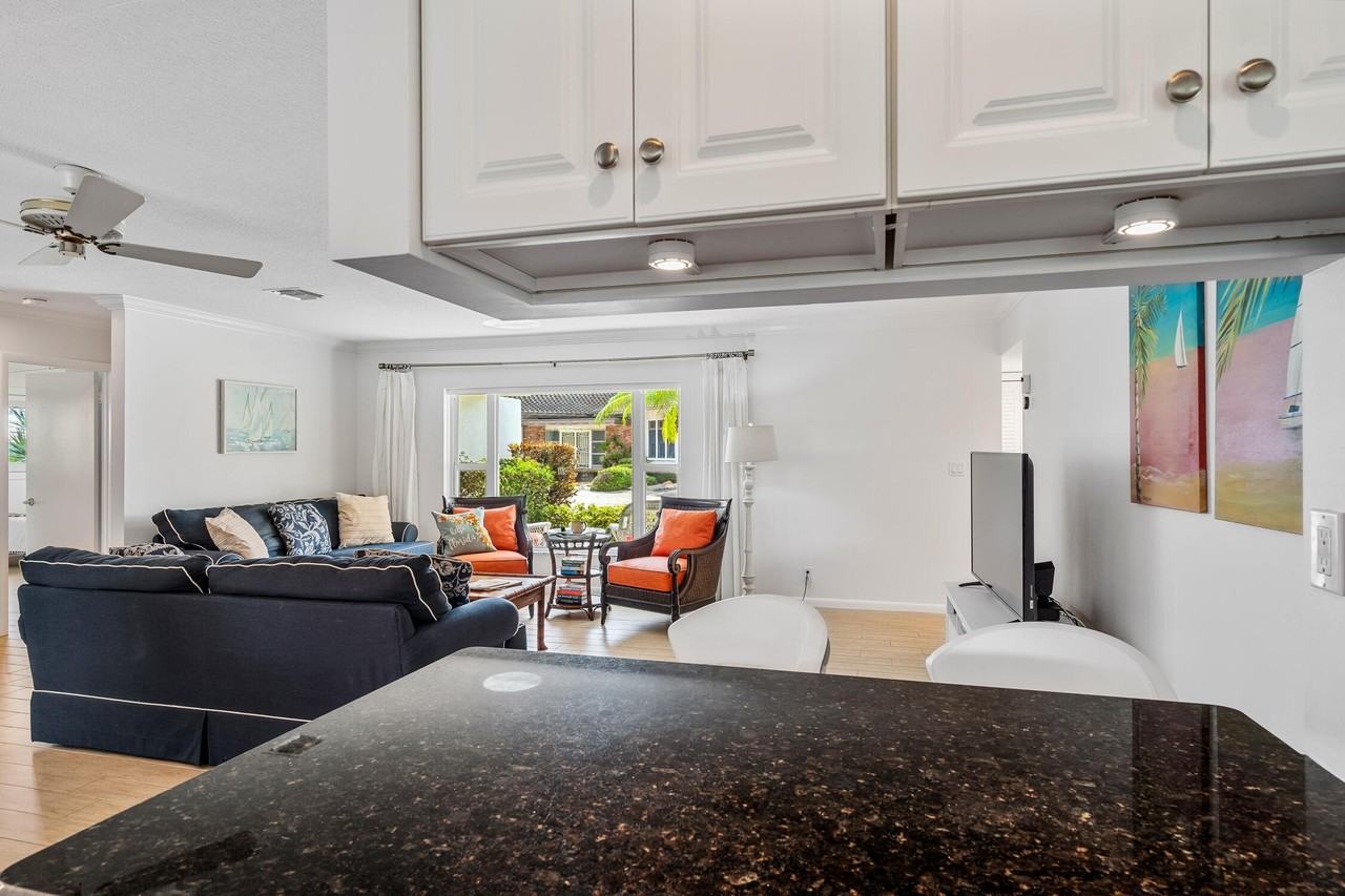 1120 Morse Blvd - Photo 4 of 39