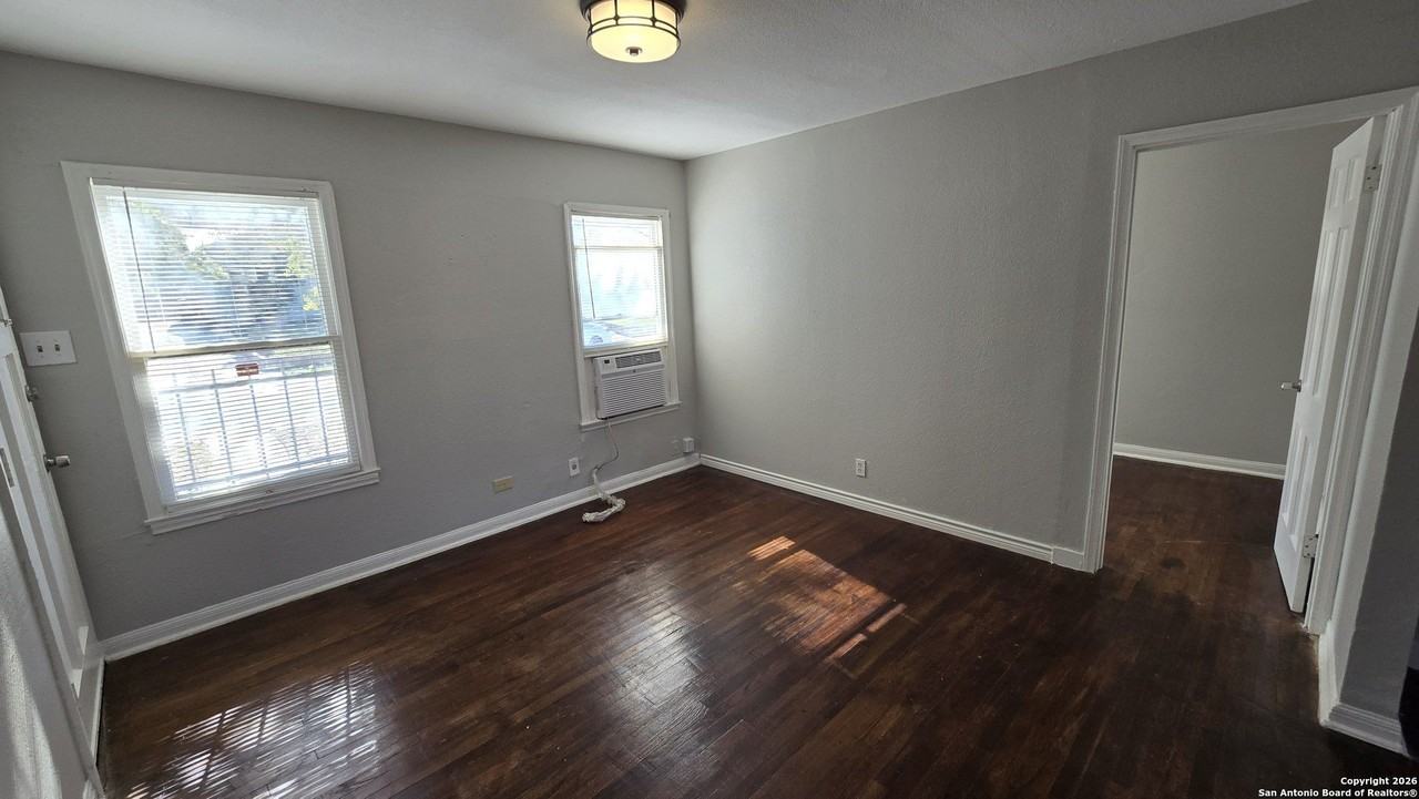 323 Claremont Ave Unit A #A - Photo 5 of 28