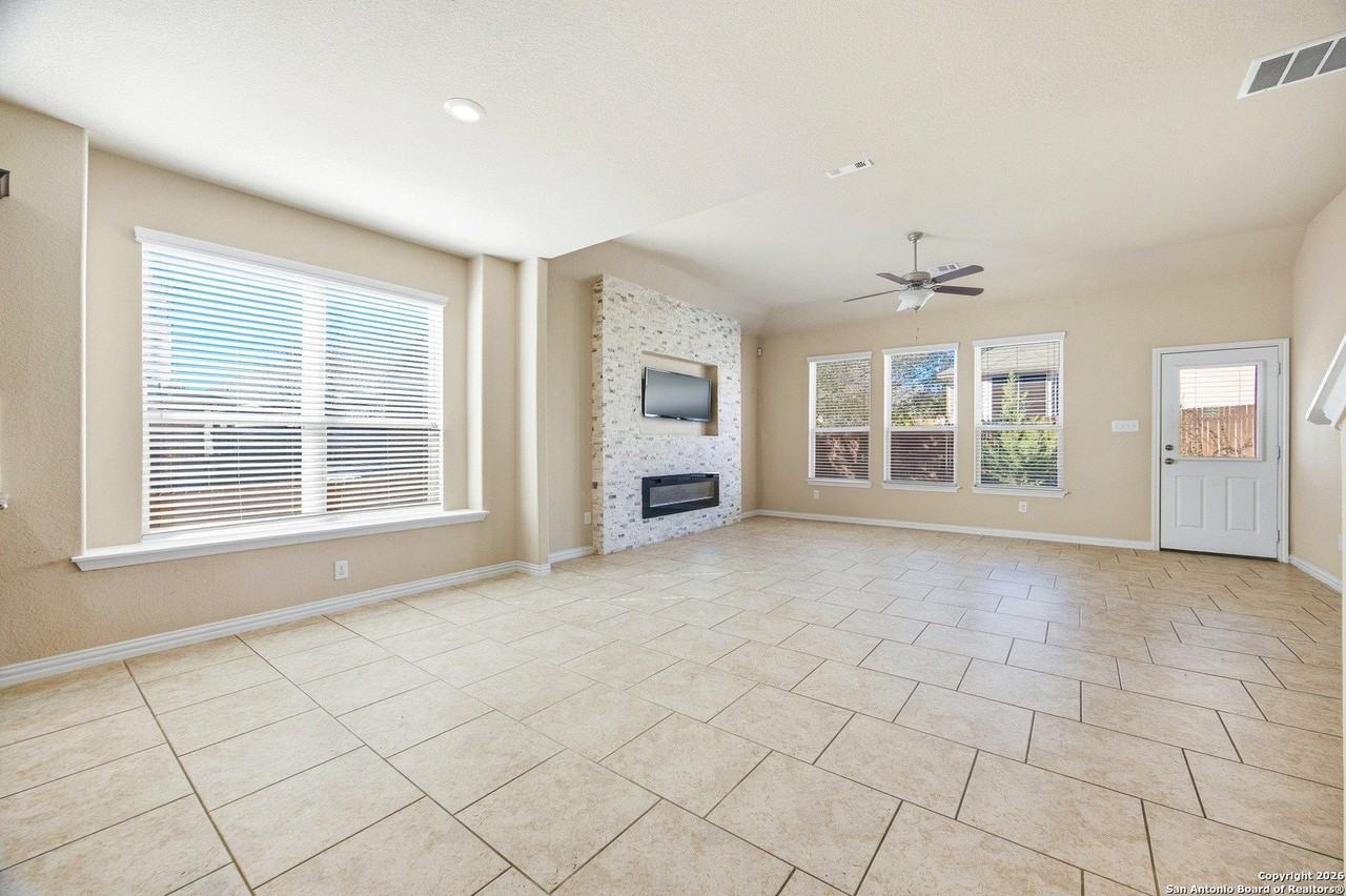 12439 Law Crk - Photo 6 of 20