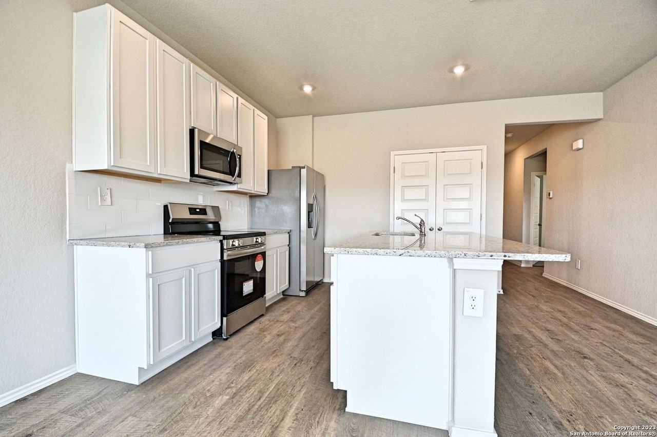 527 Moscato Rd - Photo 5 of 25