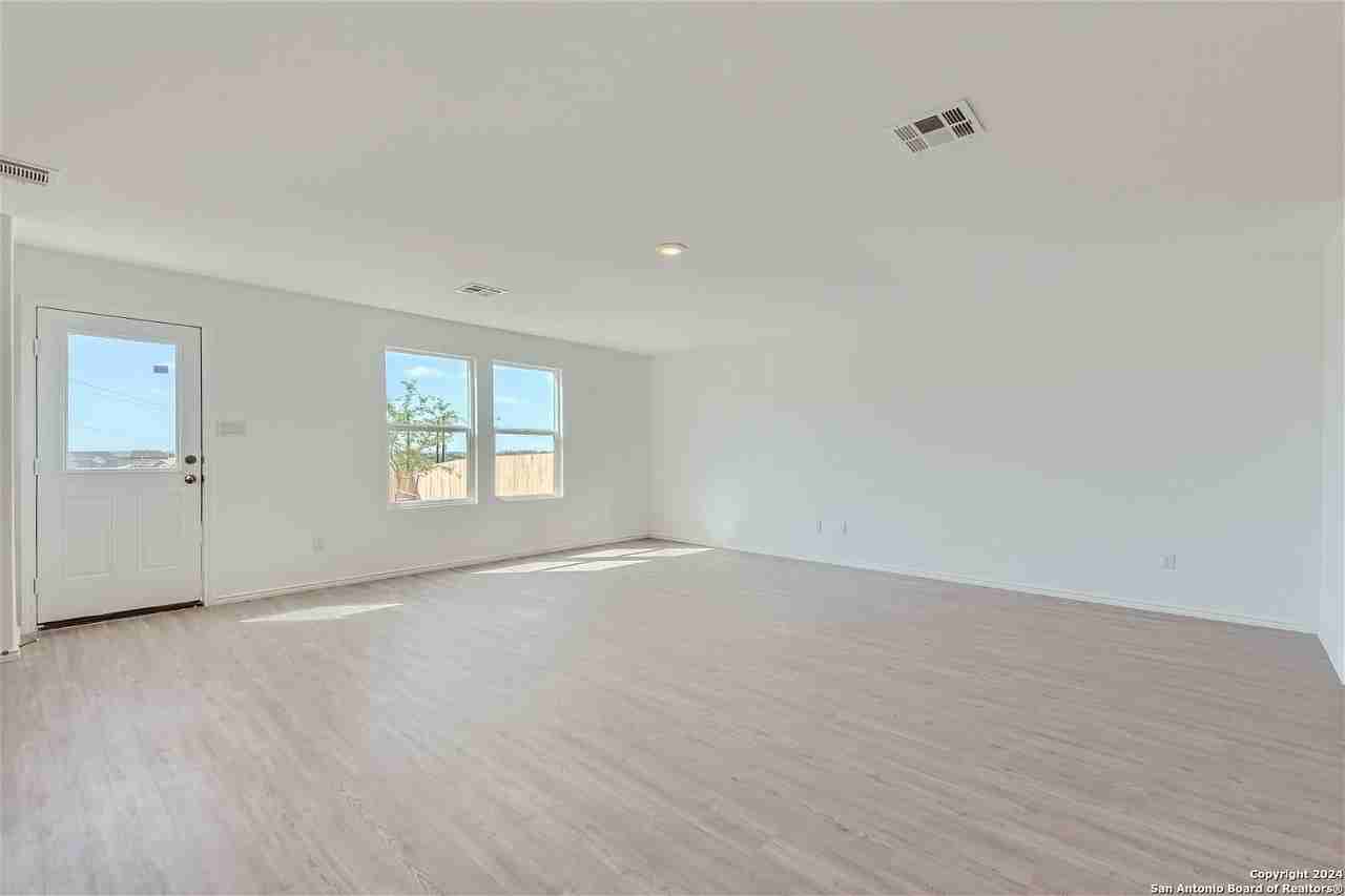 9106 Selene Pl - Photo 5 of 13