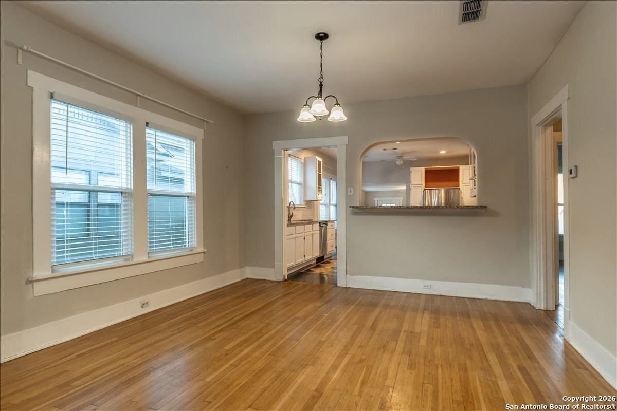 323 Carnahan St - Photo 4 of 11