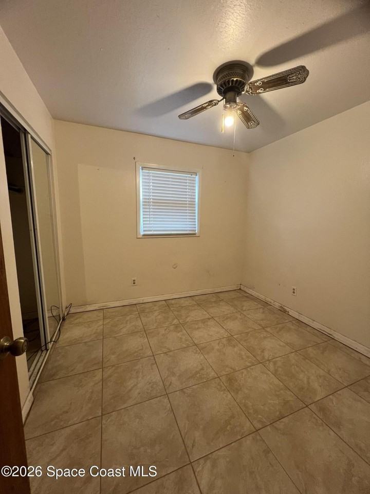 304 Crown Blvd - Photo 5 of 13