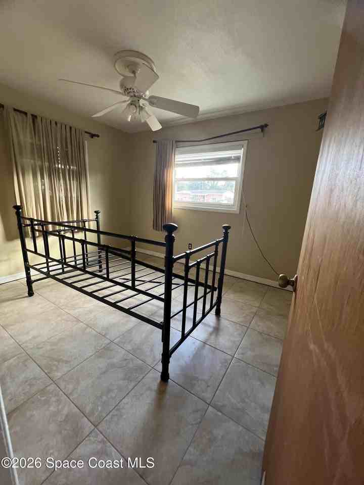 304 Crown Blvd - Photo 6 of 13