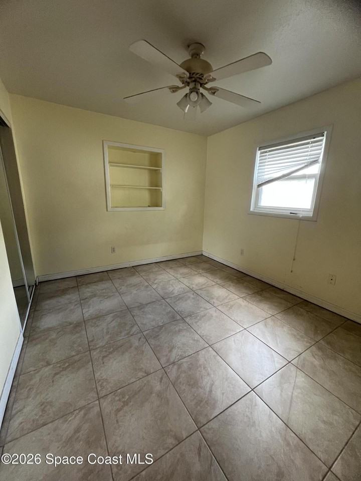 304 Crown Blvd - Photo 7 of 13