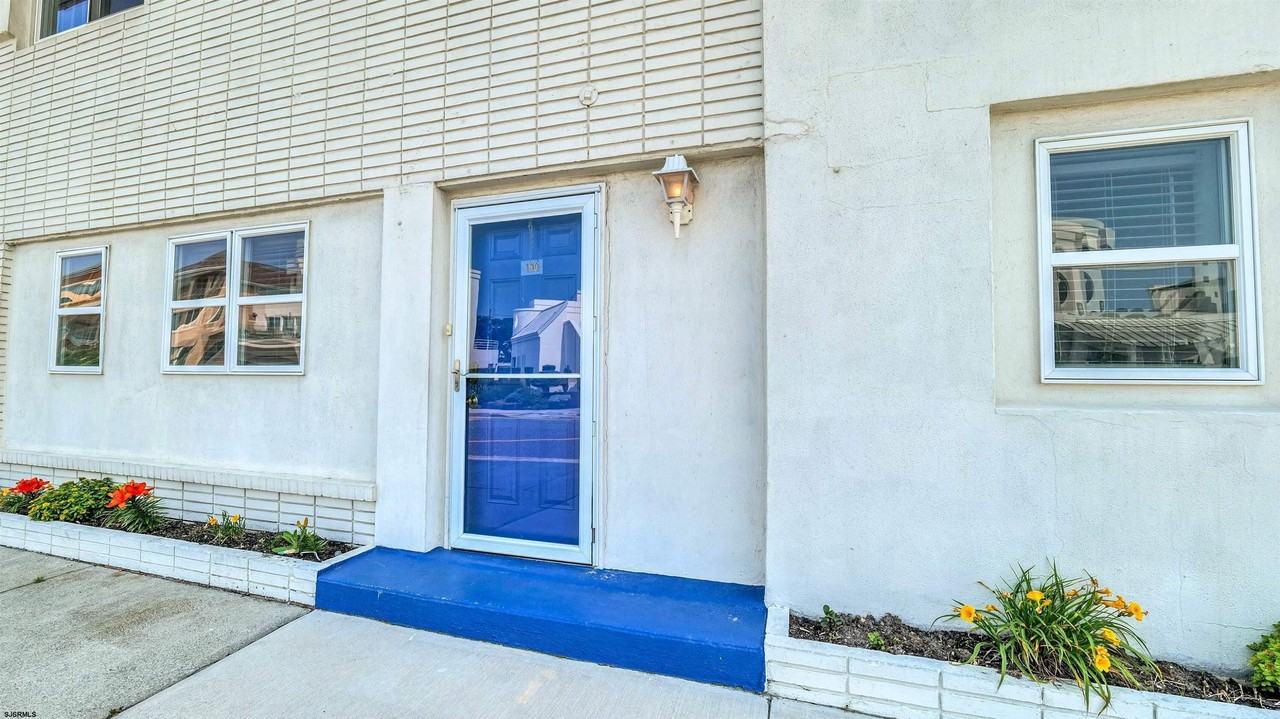 5800 Boardwalk - Photo 3 of 23