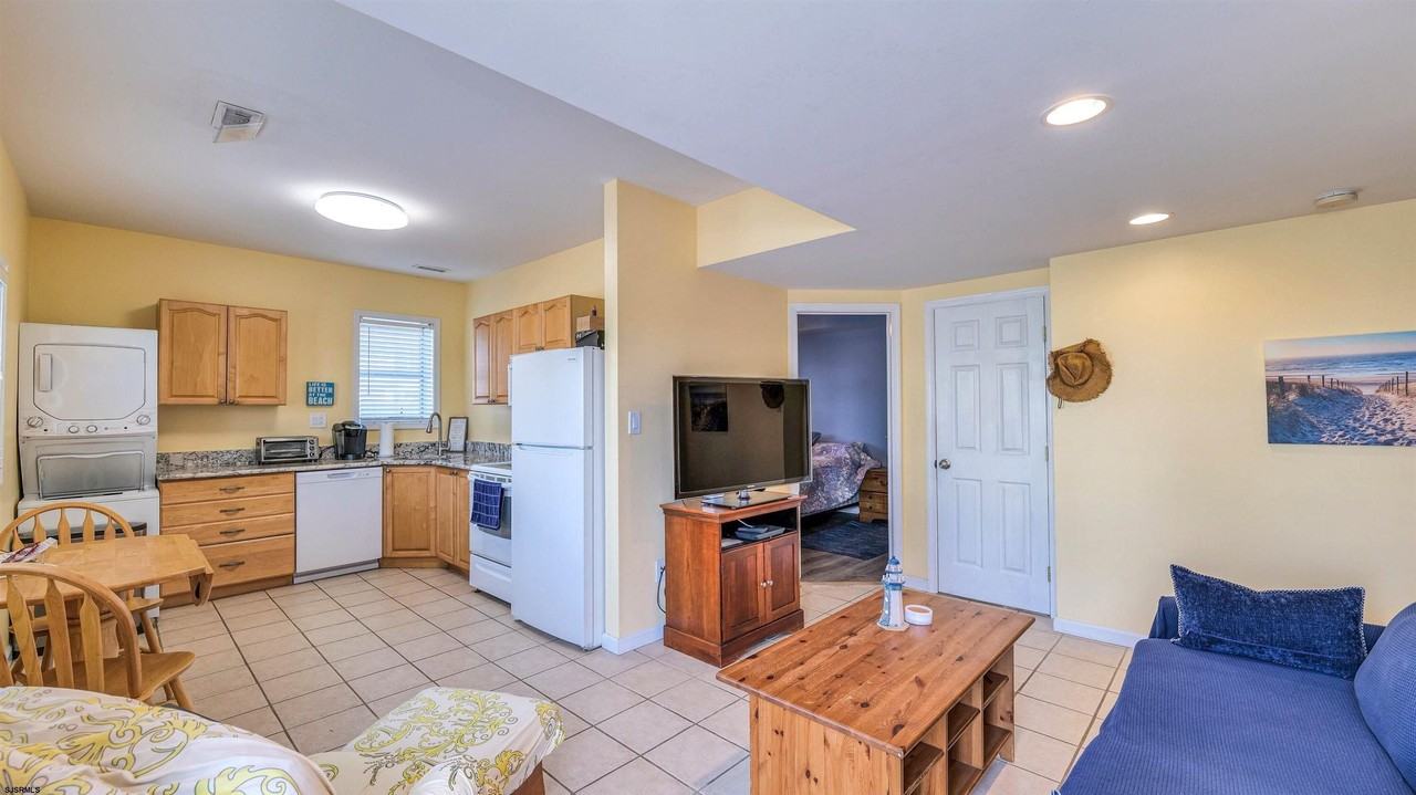 5800 Boardwalk - Photo 4 of 23