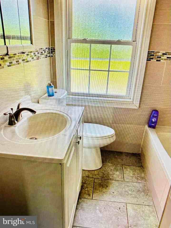 5602 Northwood Dr - Photo 3 of 7