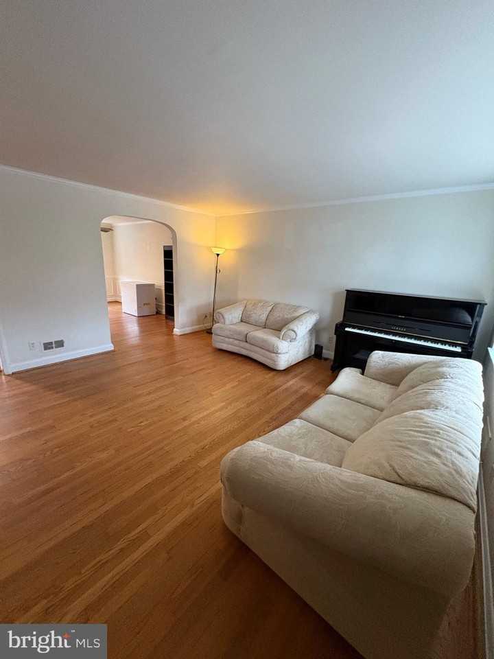 146 Dumbarton Rd - Photo 3 of 42