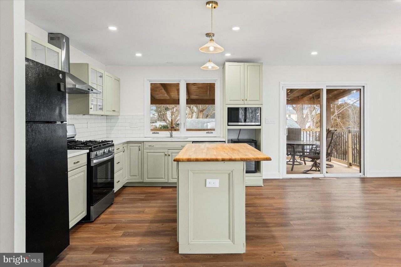 220 Garnett Rd - Photo 5 of 36