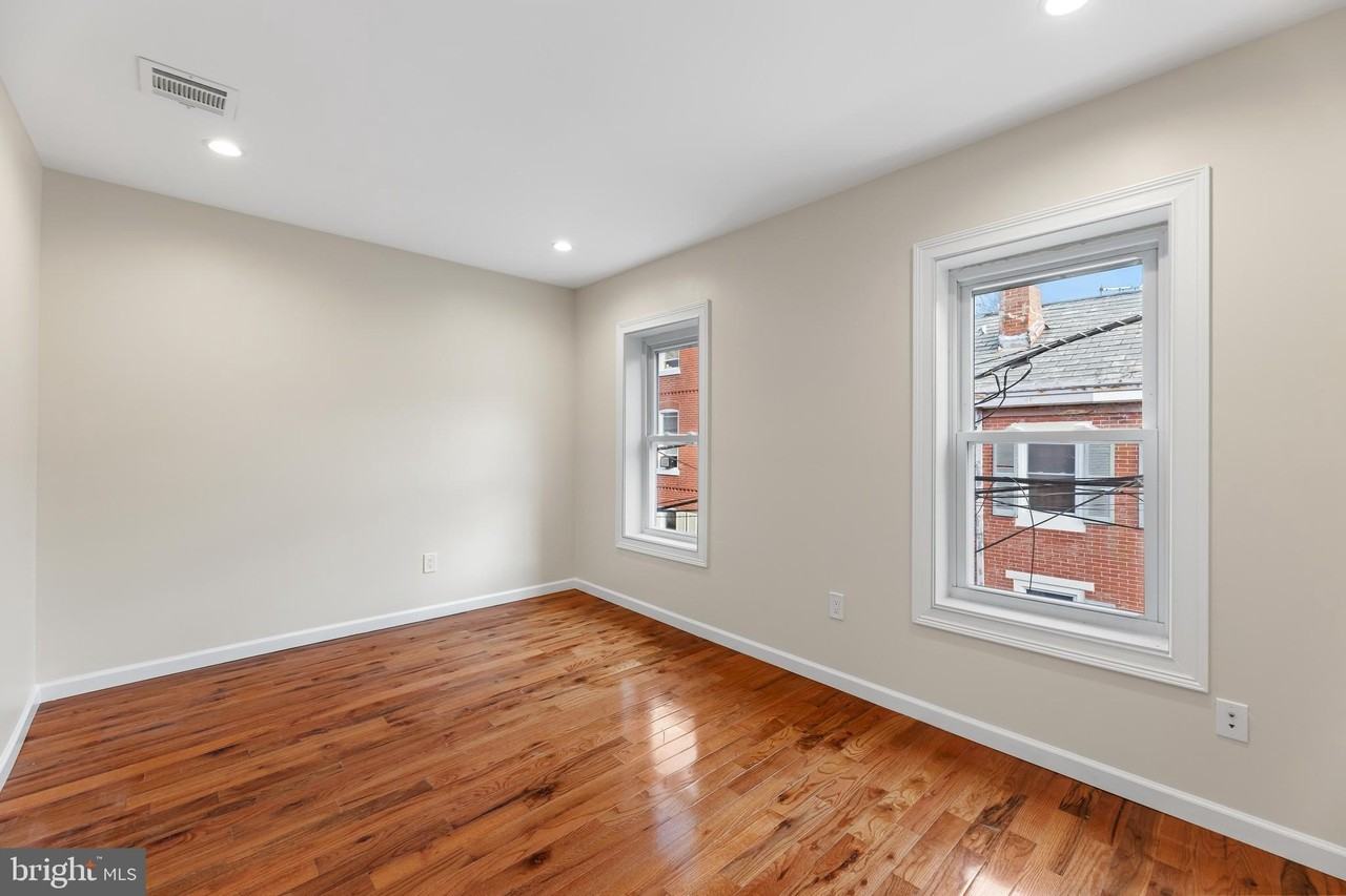 25 1/2 Peace St - Photo 5 of 7