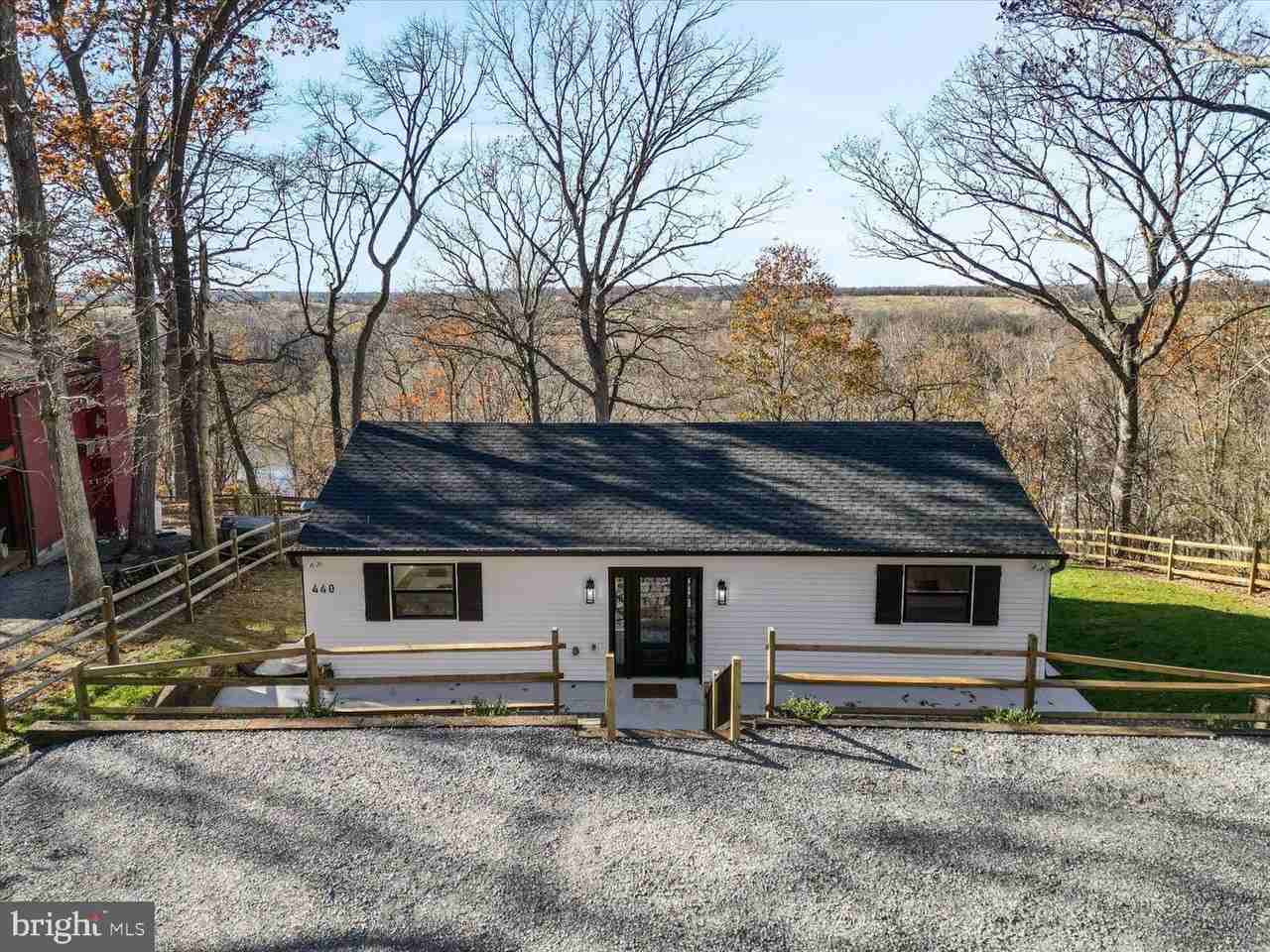 440 Redbud Ln - Photo 2 of 50