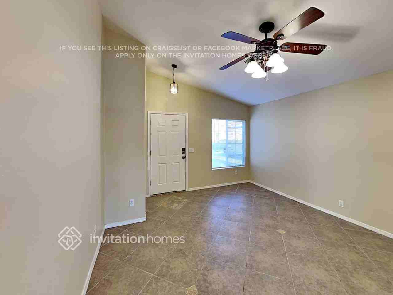 22059 W Solano Dr - Photo 4 of 15