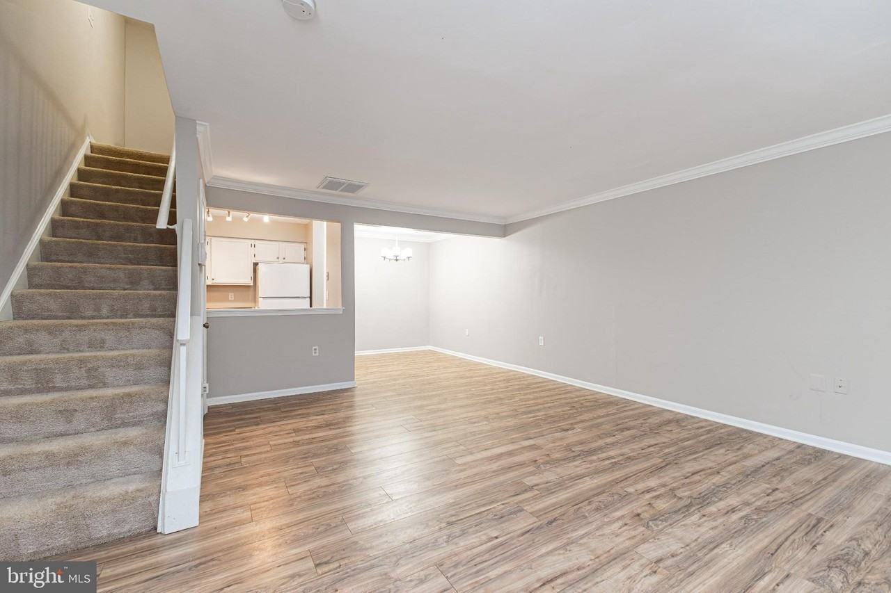 7438 Emerald Dr - Photo 4 of 29