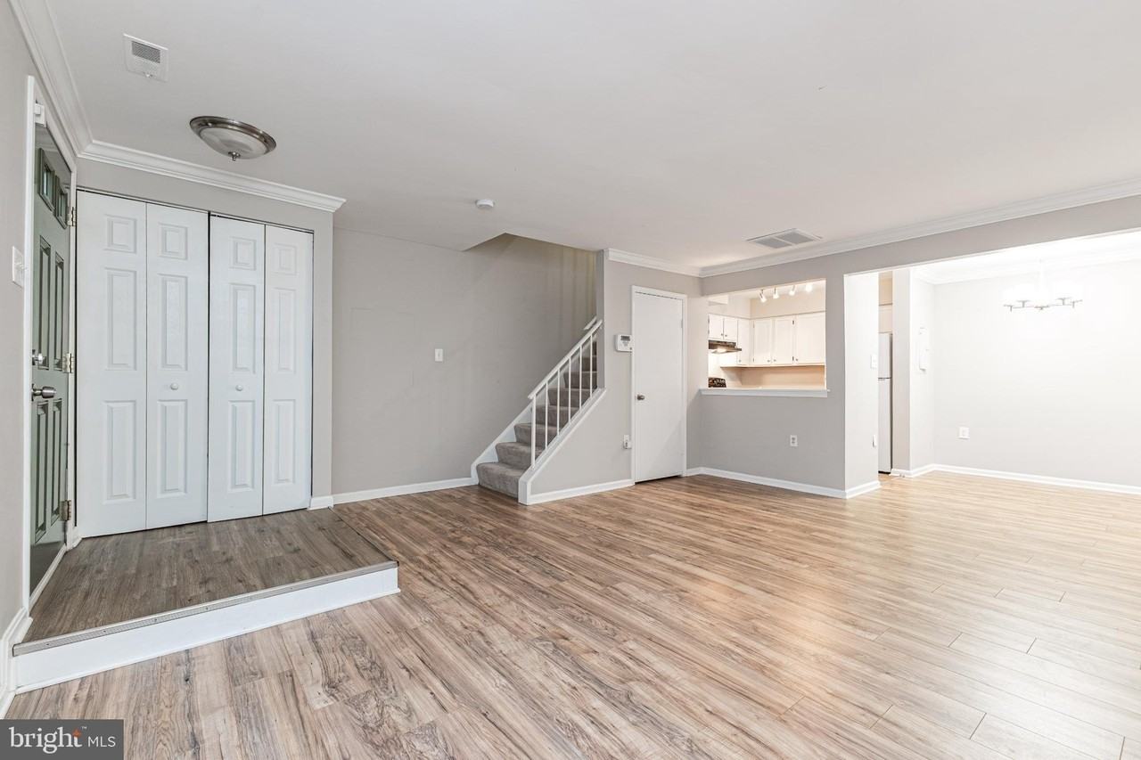 7438 Emerald Dr - Photo 5 of 29