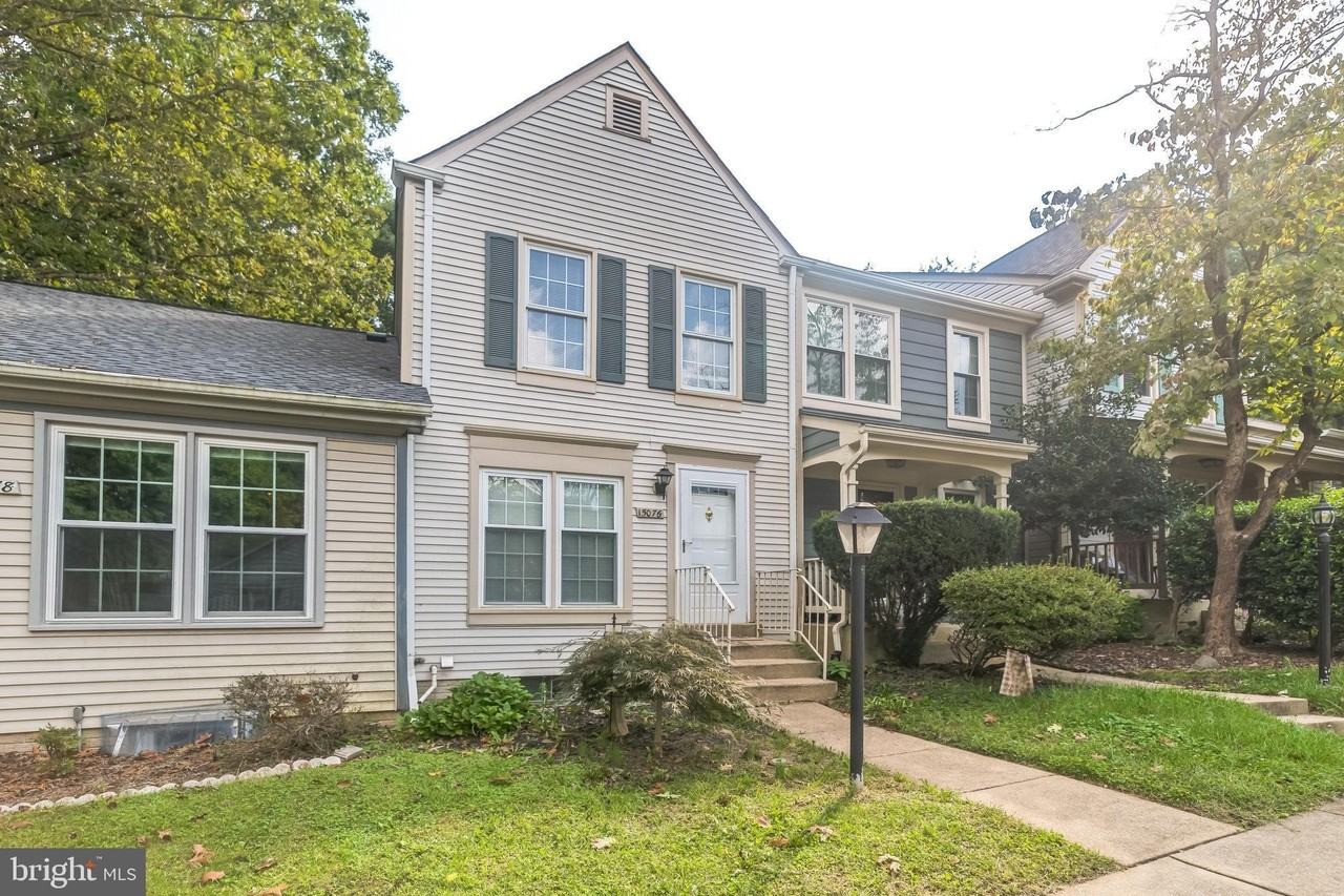 15076 Maple Glen Ct - Photo 2 of 50