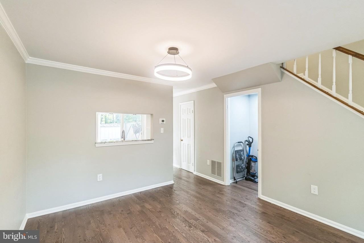 15076 Maple Glen Ct - Photo 6 of 50