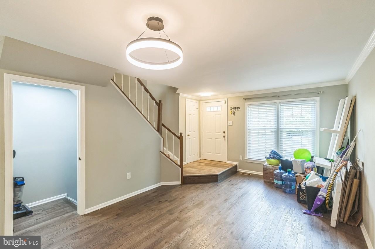 15076 Maple Glen Ct - Photo 7 of 50